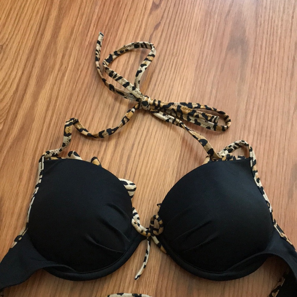 Victoria’s Secret bikini top